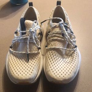 Sorel tennis shoes worn once sz. 9